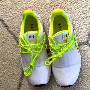 Under armor breathe sneaker